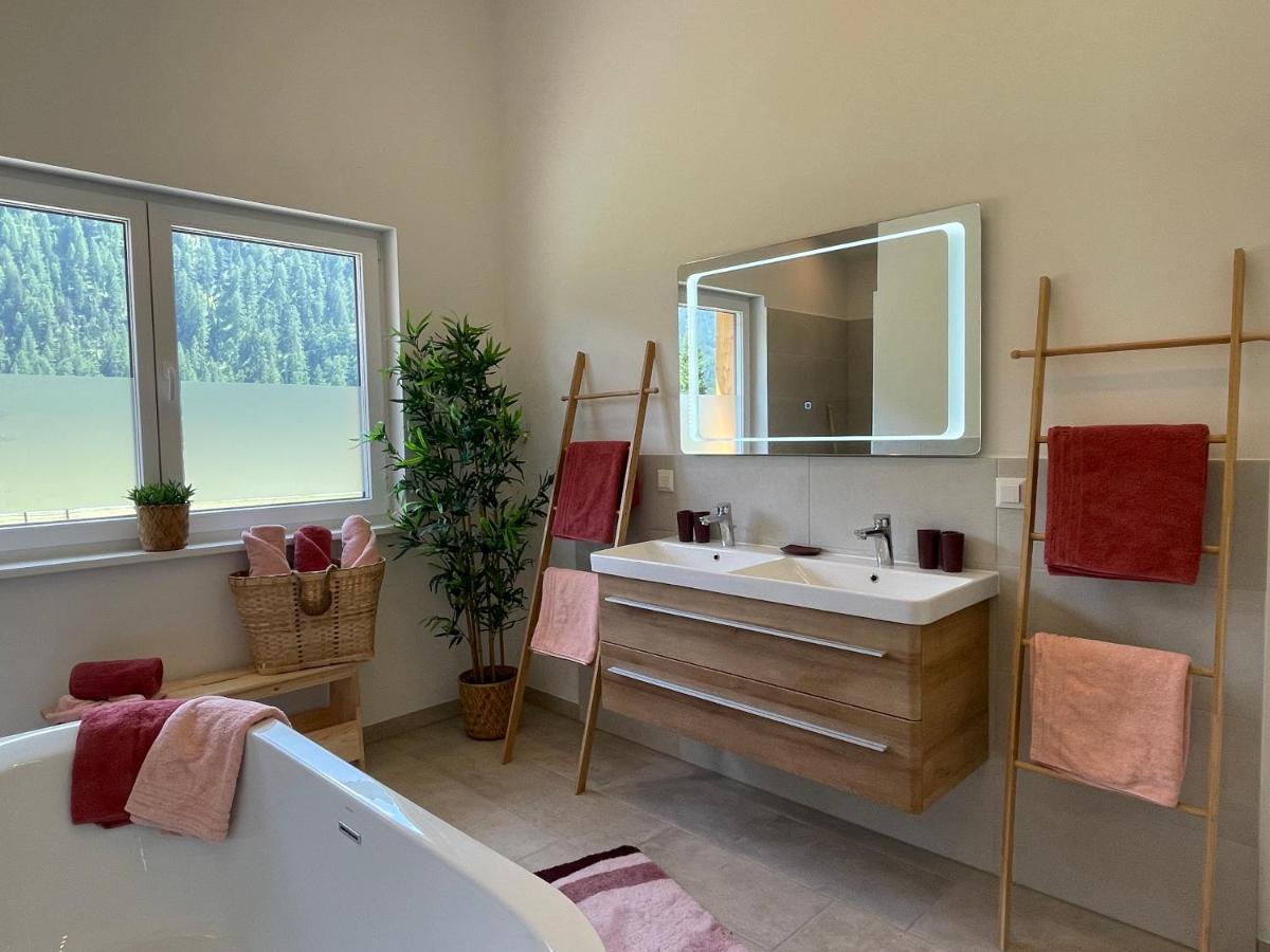 Tyrol Purelife Lodges ザンクト・ヤーコプ・イン・デフェルエッゲン エクステリア 写真