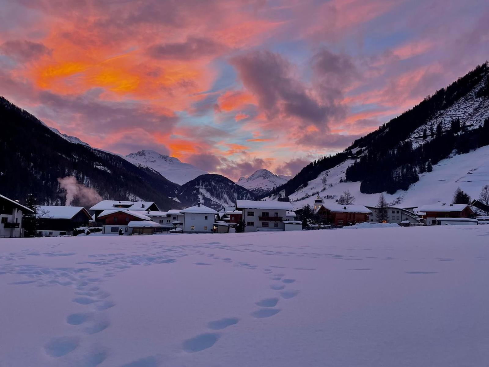 Tyrol Purelife Lodges ザンクト・ヤーコプ・イン・デフェルエッゲン エクステリア 写真