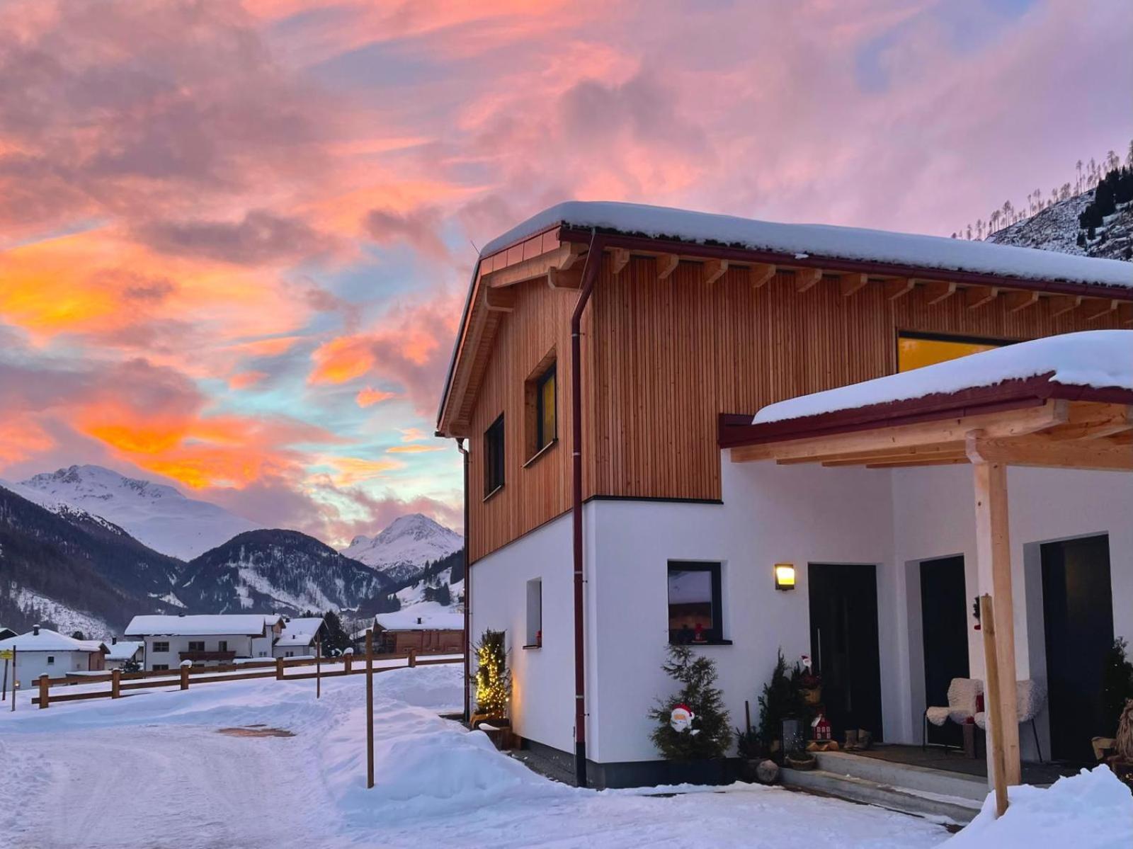 Tyrol Purelife Lodges ザンクト・ヤーコプ・イン・デフェルエッゲン エクステリア 写真